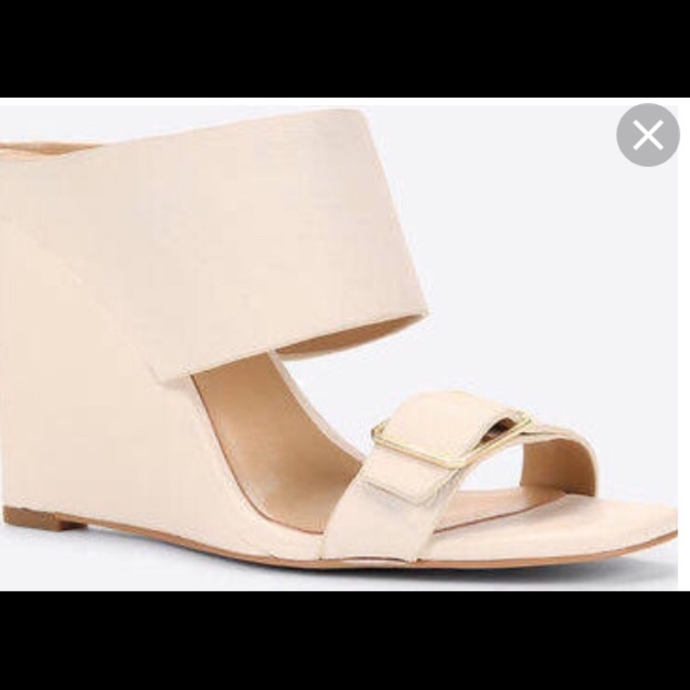 NWT Ann Taylor Helene Leather Wedge Mule
Size 8